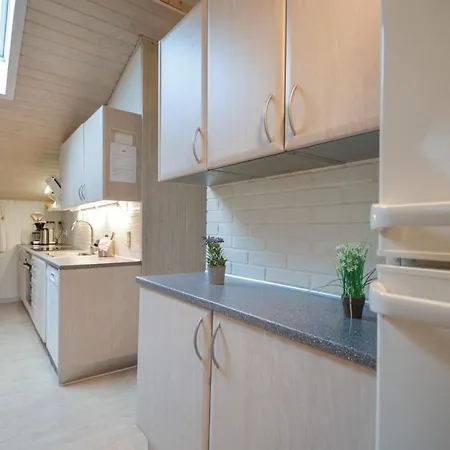 3 Bedroom Awesome In Romo *